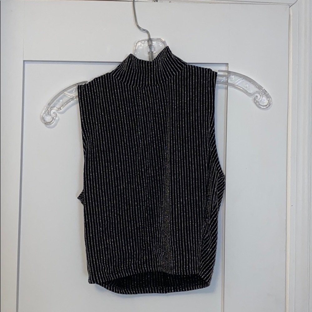Metallic ribbed crop top